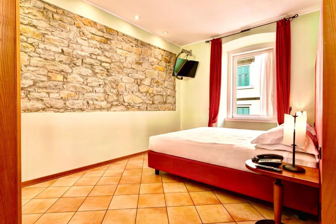 Residence San Giusto Триест Экстерьер фото