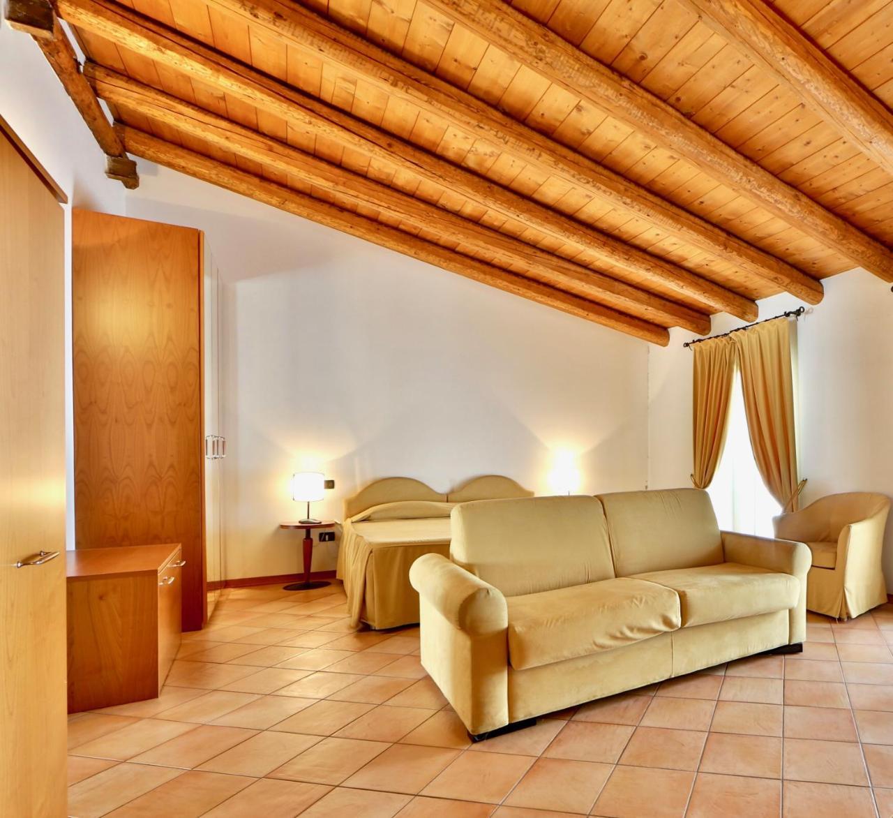 Residence San Giusto Триест Экстерьер фото