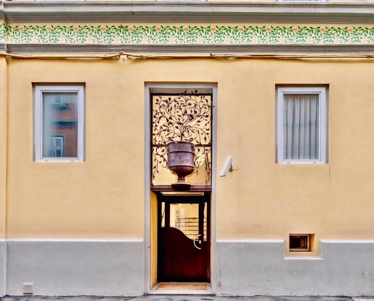 Residence San Giusto Триест Экстерьер фото